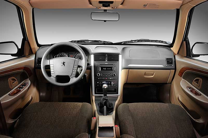 Peugeot Pars inside2