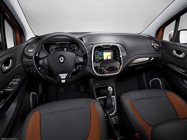 Renault Captur inside wallpaper