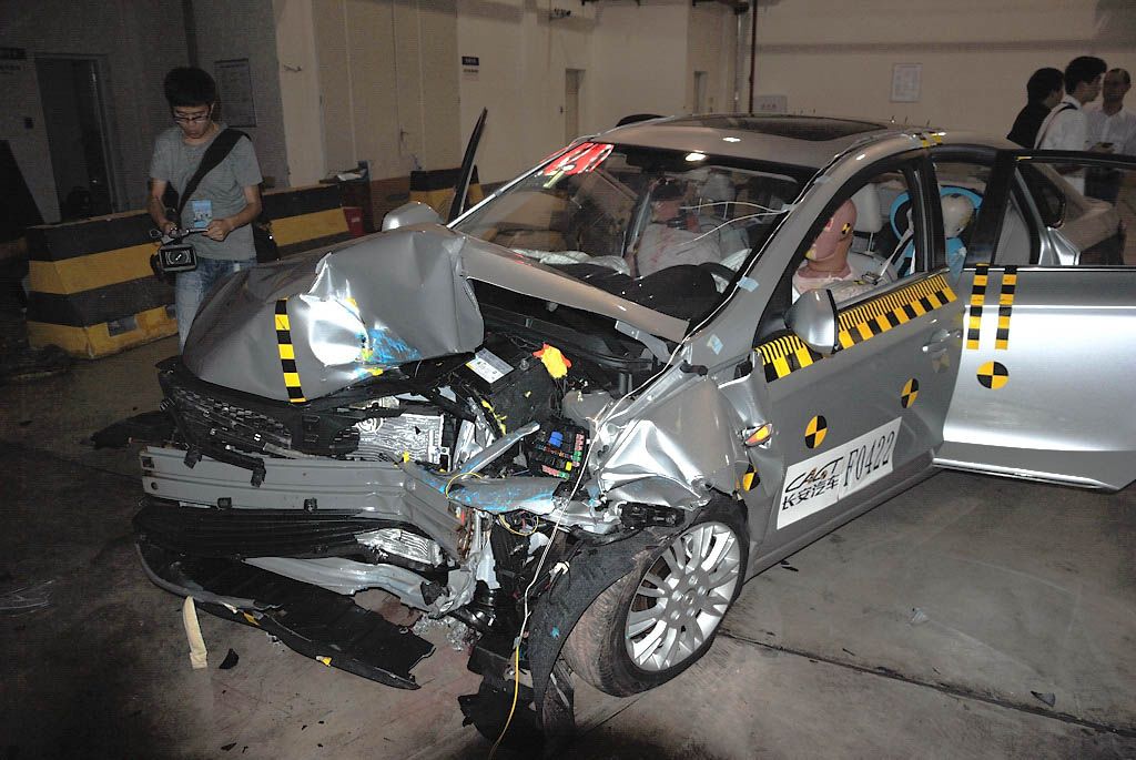 Saipa Changan EADO crash test