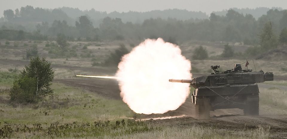 leopard 2a6 fires during an exercise in germany