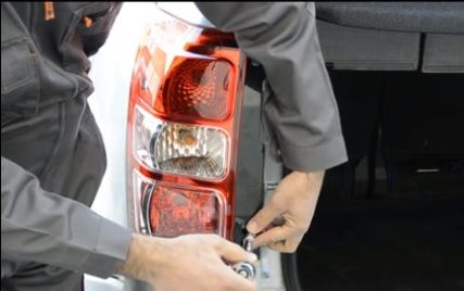 suzukiGrandVitara BackLights HowTo Change